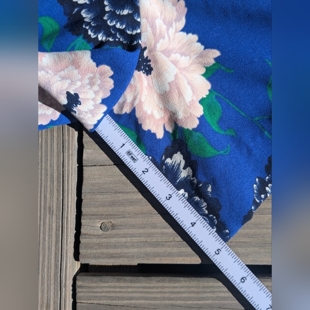Ann Taylor Blue Floral Drapey High Waist Women Shorts - Picture 4 of 5